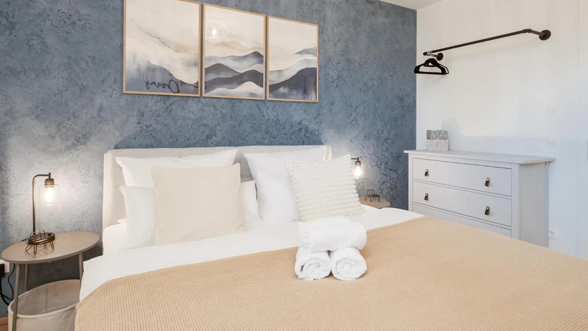 Apartamento Fenjoy: Ferienapartment In Neubau / Balkon / Bbq Bernau am Chiemsee